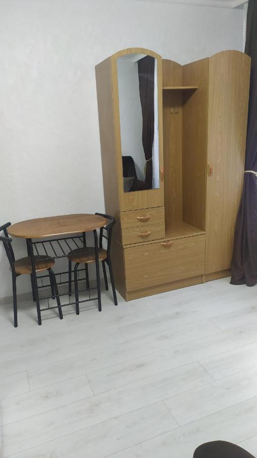 Studio apartment Chişinau Exteriör bild